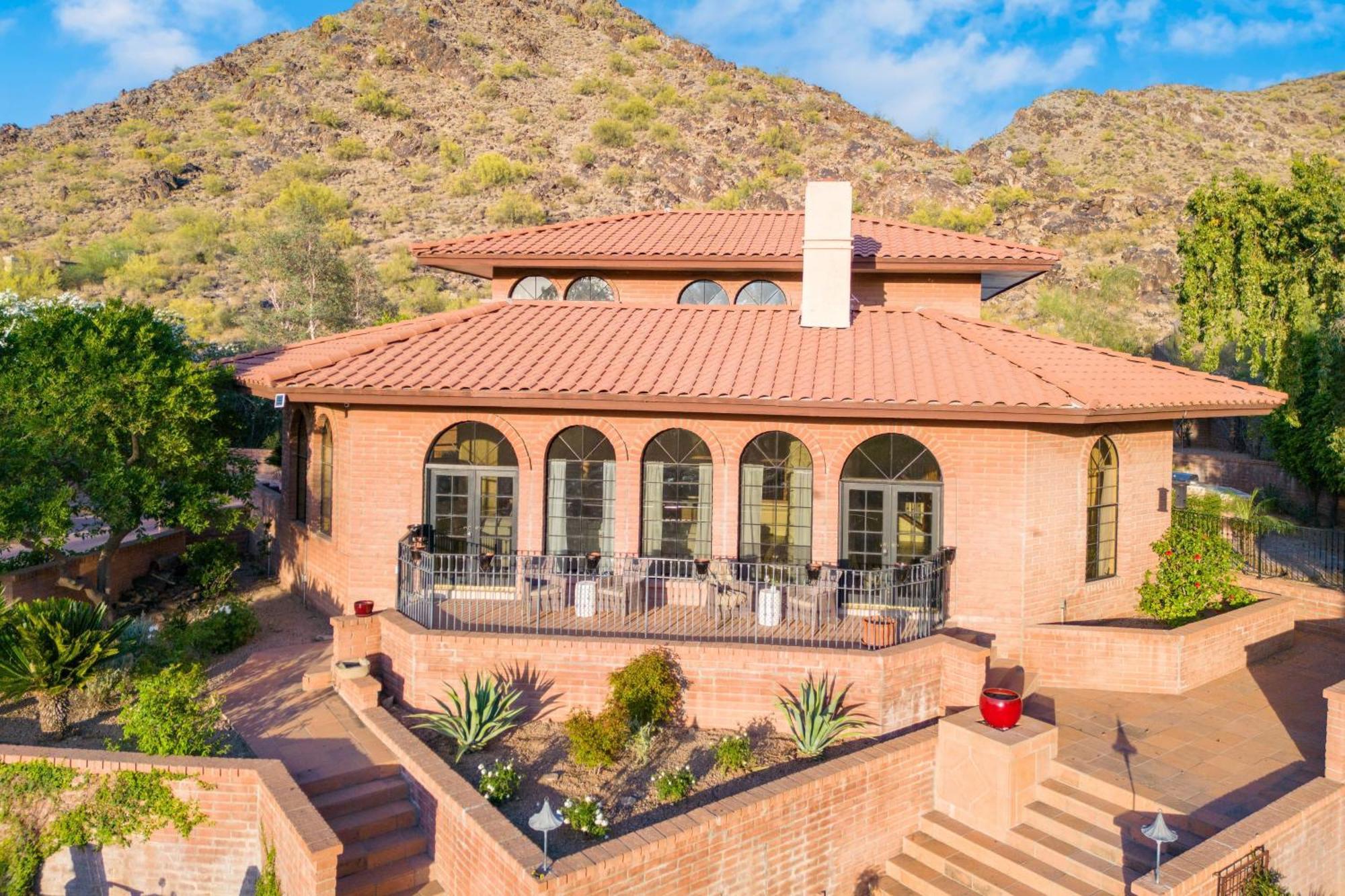 Diamondback By Avantstay Luxury Retreat Pool Holiday home